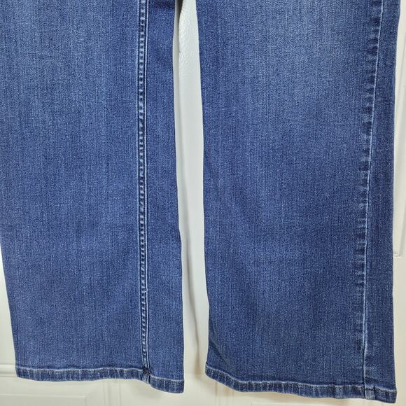 Duluth Trading Co. Casual Blue Medium Wash Denim Jeans Whiskering Bootcut Sze 16 - Picture 5 of 7